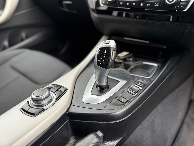 2015 BMW 1 Series 1.5 118i SE Hatchback 5dr Petrol Auto Euro 6 (s/s) (136 ps) Hatchback Petrol Au...