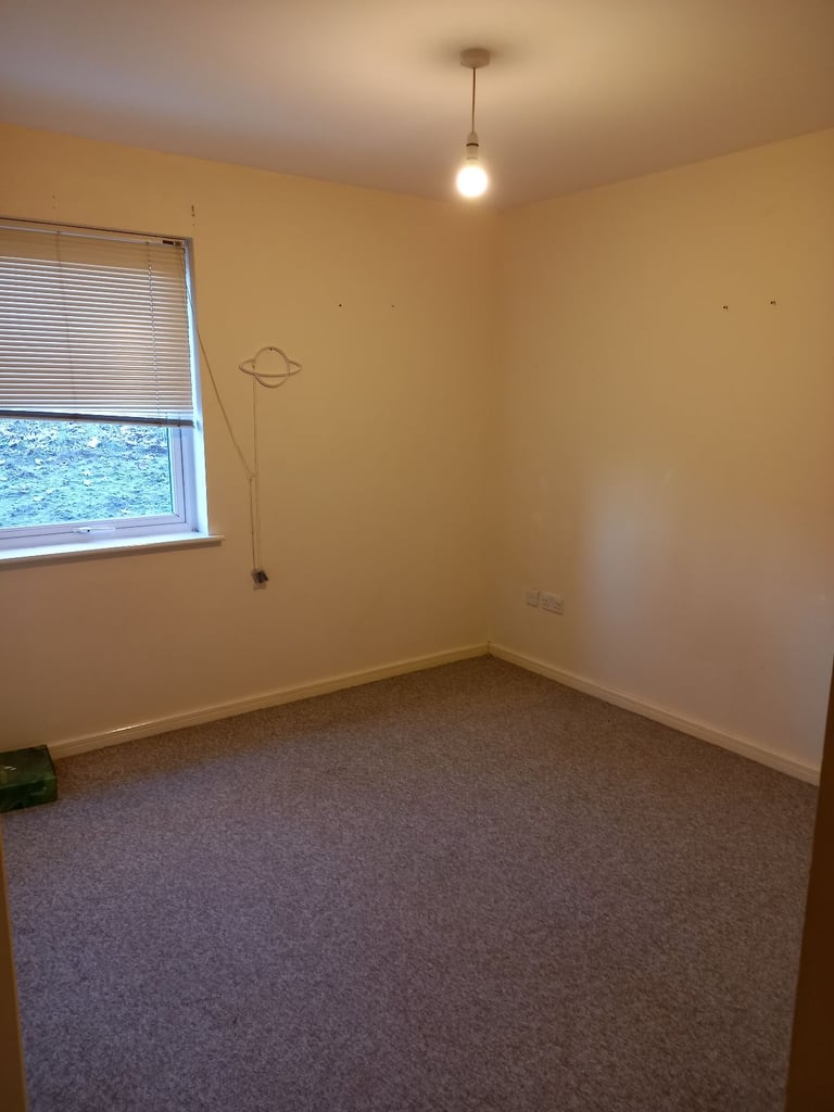 **LET BY**2 BEDROOM LARGE FLAT**LANCASHIRE COURT**BURSLEM**