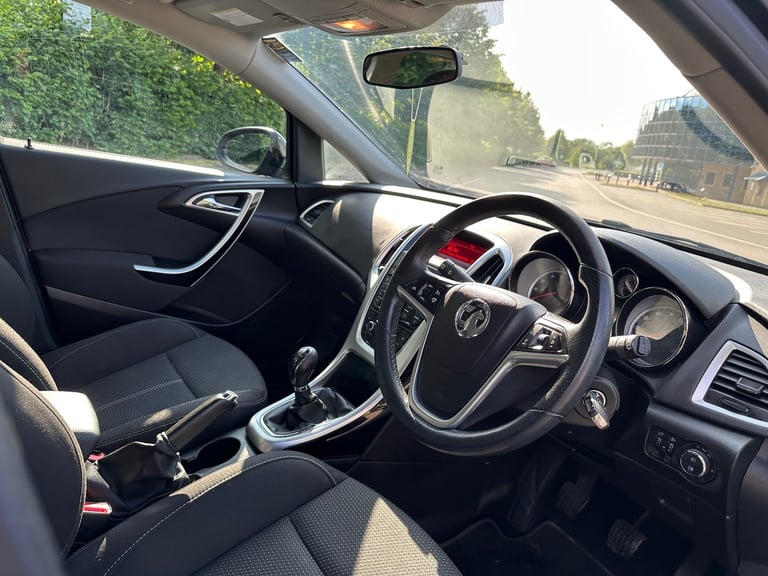 Vauxhall, ASTRA, Hatchback, 2014, Manual, 1398 (cc), 5 doors