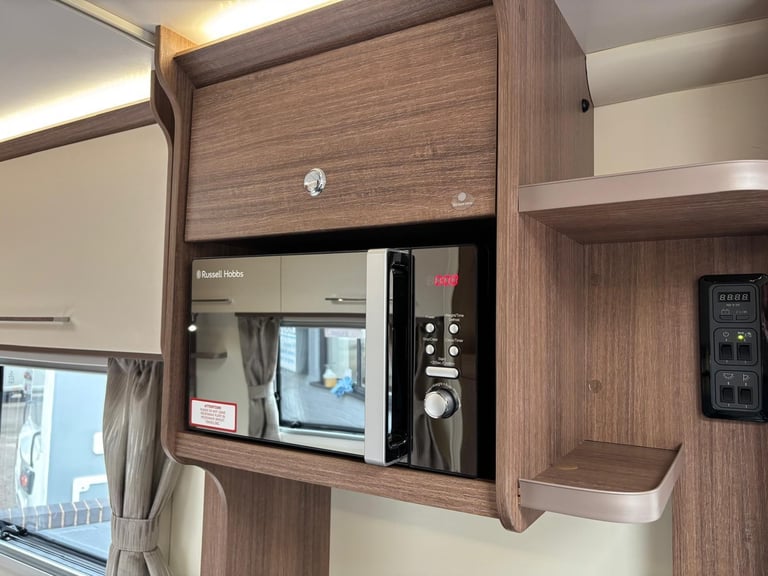 2019 Bailey Phoenix Vogue 642 SE Fixed Beds, End Washroom, 12 Months Warranty