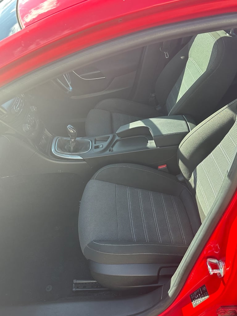 Vauxhall, INSIGNIA, Hatchback, 2015, Manual, 1956 (cc), 5 doors