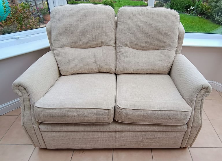 Recliner Chair and Matching 2 Seater Sofa [Electric Reclining Action]