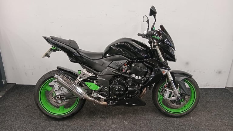 KAWASAKI Z1000 ** TWIN BEOWOLF EXHAUSTS - TAIL TIDY - 12 MONTH MOT **