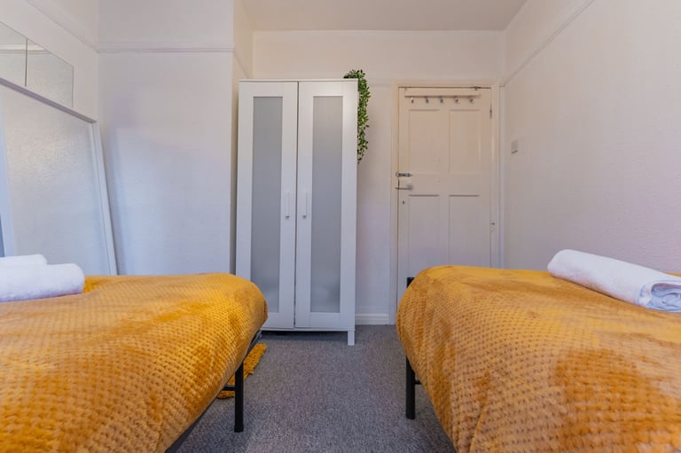 Beautiful 2 bedroom flat in Birmingham City Centre is available for Rent (B16 8)