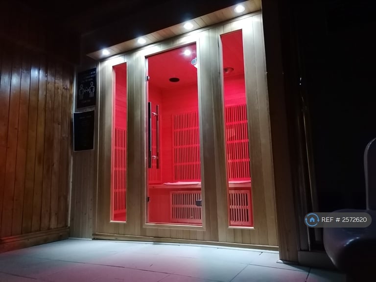 1 bedroom flat in Douglas Avenue, Exmouth, EX8 (1 bed) (#2572620)