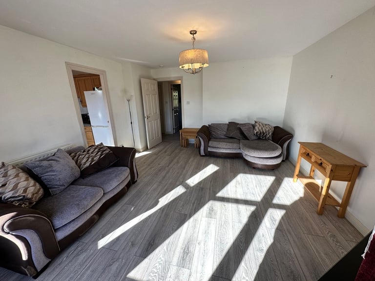 2 bedroom, fully furnished flat, secure parking in Ferryhill