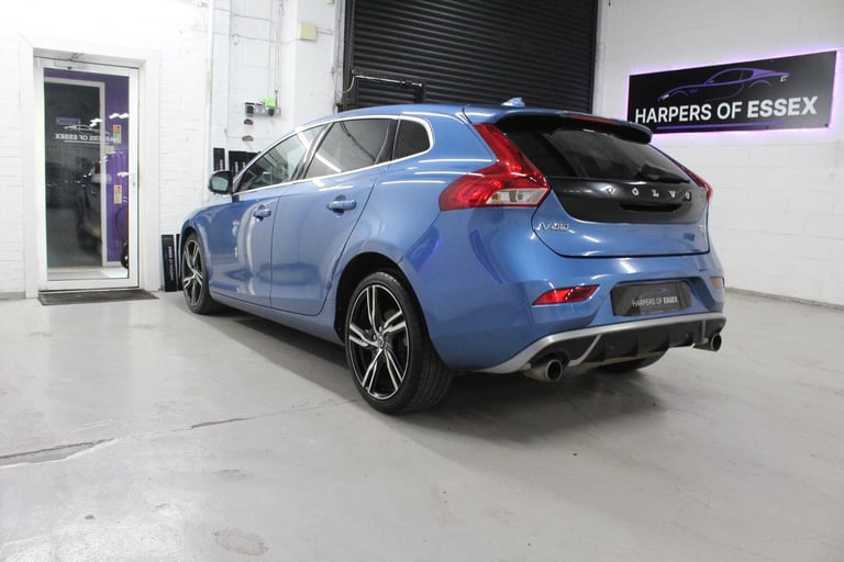 2016 Volvo V40 1.5 T2 R-Design Pro Auto Euro 6 (s/s) 5dr HATCHBACK Petrol Automatic