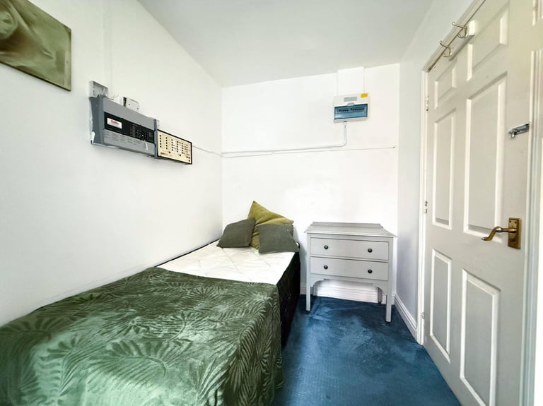 Spacious & Cosy Single Room For Rent AT CV2 2EG