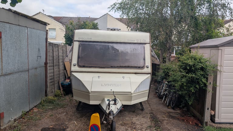 image for 2 birth vintage caravan 