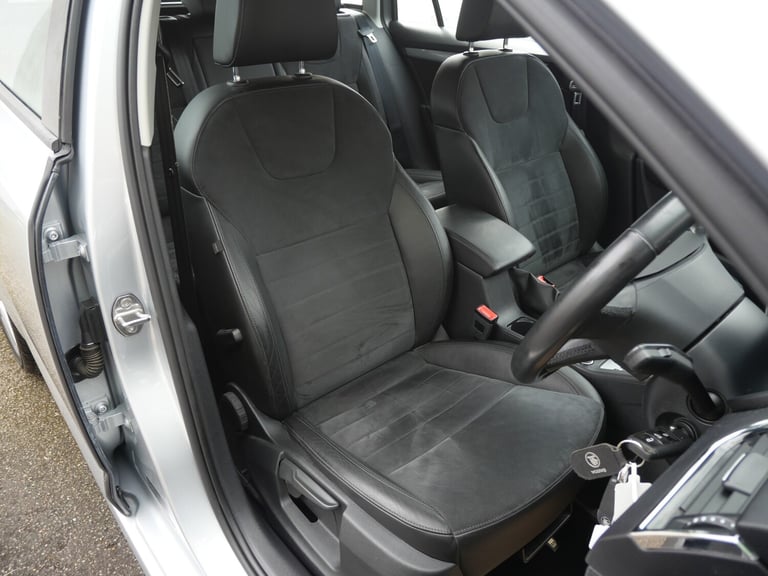 2014 Skoda Octavia 2.0 TDI Elegance DSG Euro 5 (s/s) 5dr Only 32000 Miles