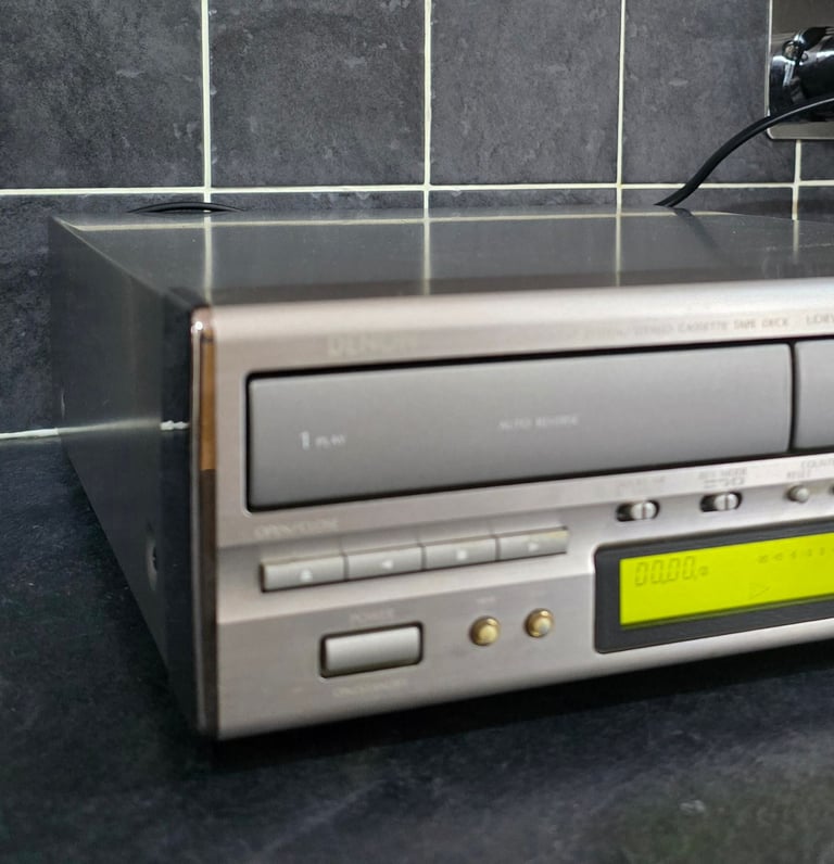 Denon Cassette Deck "read"