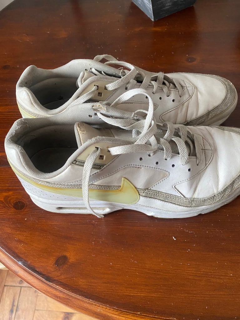Nike Men’s White Leather trainers size 10