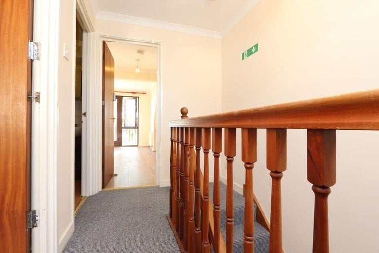 Canary Wharf Double Room Available now 0 deposit available