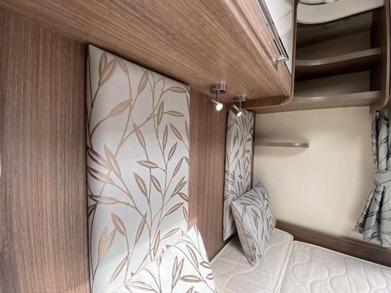 2018 BAILEY UNICORN VALENCIA 4 BERTH TOURING CARAVAN
