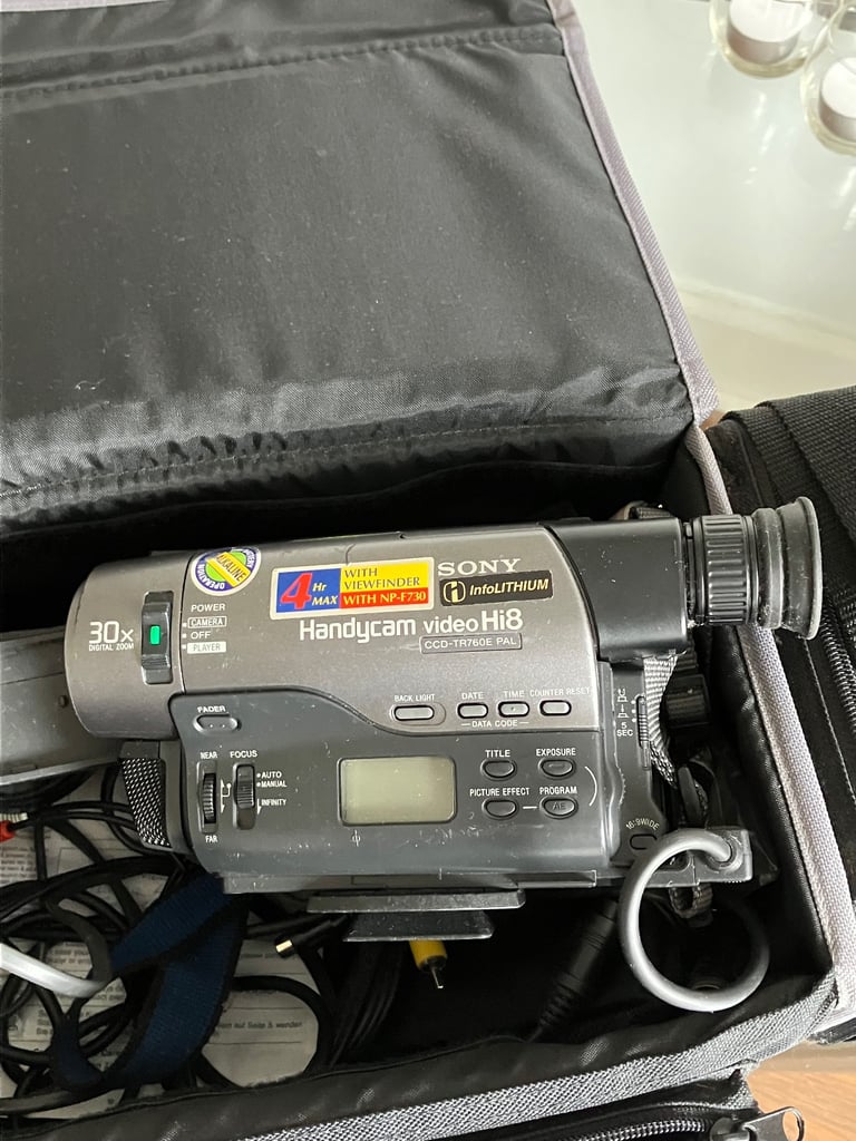 image for Sony Hi8 camcorder CCD- TR760E
