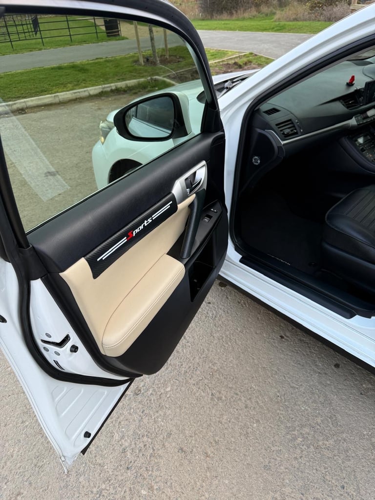 Lexus, CT, Hatchback, 2011, Semi-Auto, 1798 (cc), 5 doors