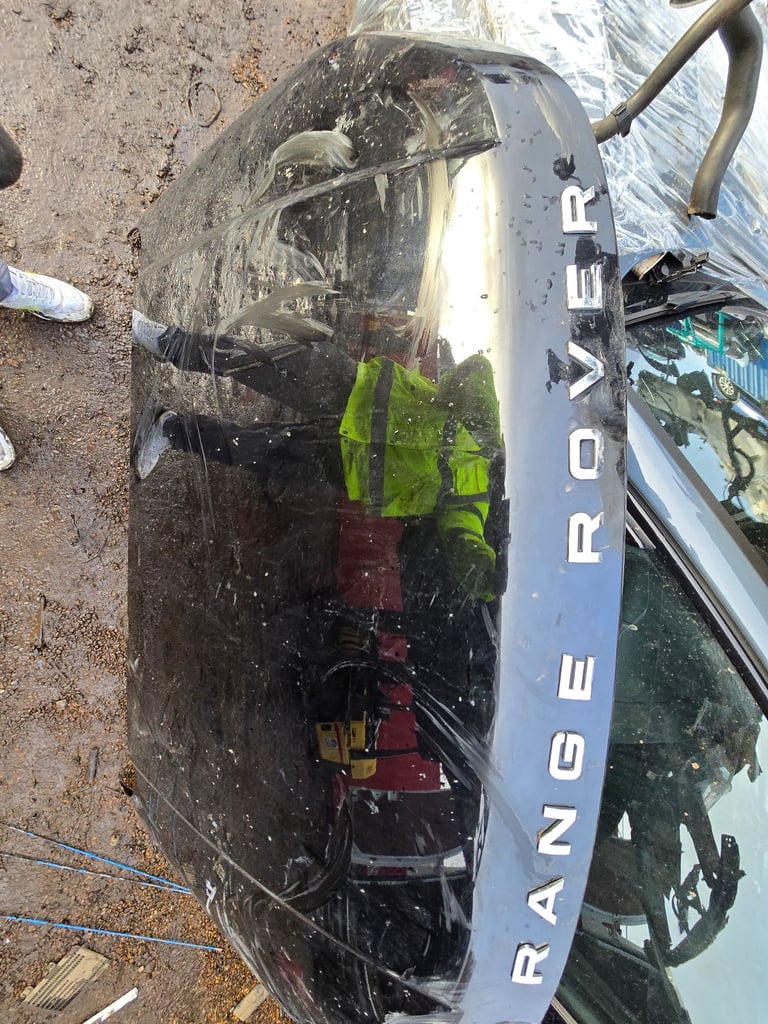 RANGE ROVER EVOQUE BONNET HOOD Panel BLACK  Breaking Parts 