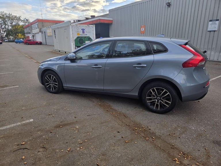 Volvo, V40, Hatchback, 2017, Manual, 1969 (cc), 5 doors