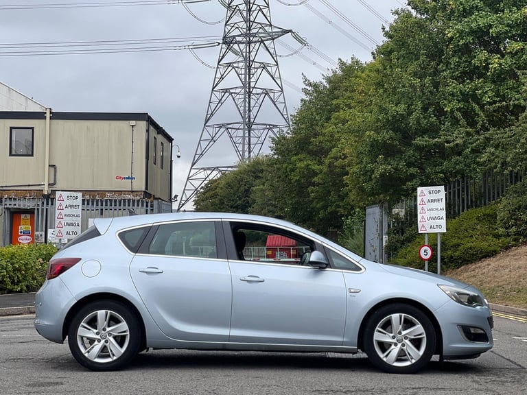 2014 Vauxhall Astra 1.7 CDTi ecoFLEX SRi Euro 5 5dr HATCHBACK Diesel Manual