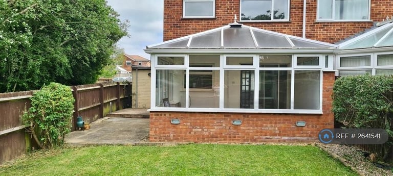 3 bedroom house in Meadway, Bugbrooke, Northampton, NN7 (3 bed) (#2641541)