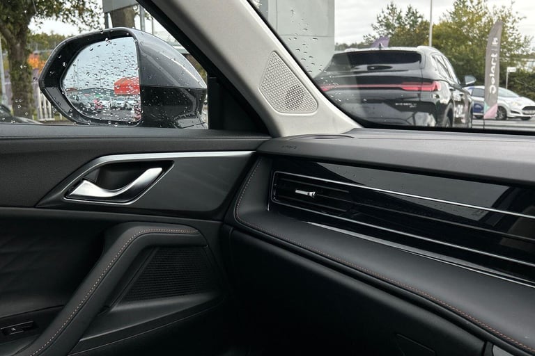 2025 MG MG HS 1.5 T-GDI Trophy 5dr ESTATE PETROL Manual