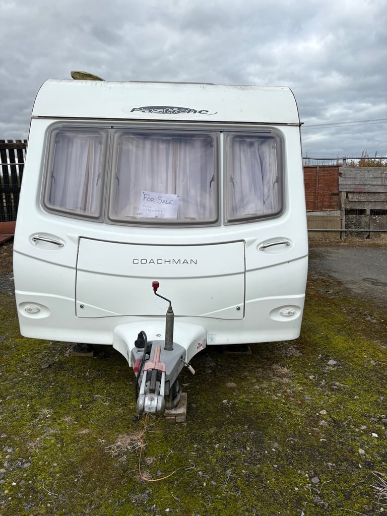 2009 Coachman Pastiche 520/4, including air awning