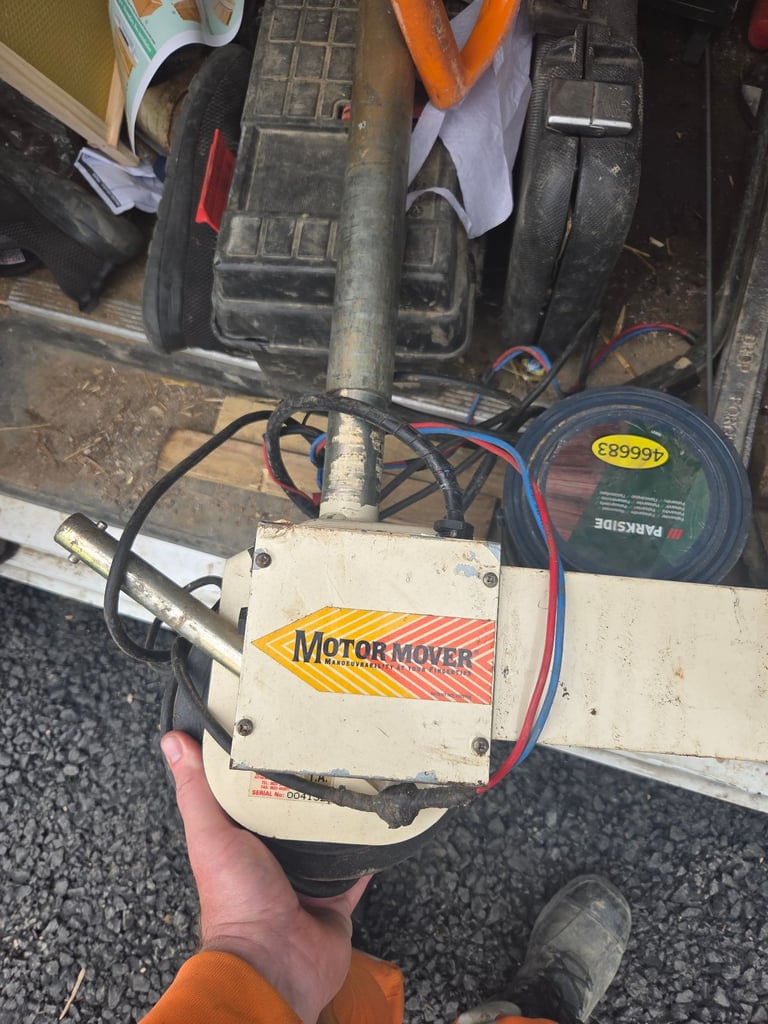 Motorised jockey wheel 