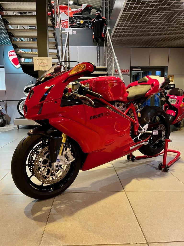 *SOLD TO GENEVA* DUCATI 749R MK1 2004 CARBON FIBRE EDITION -IMMACULATE CONDITION