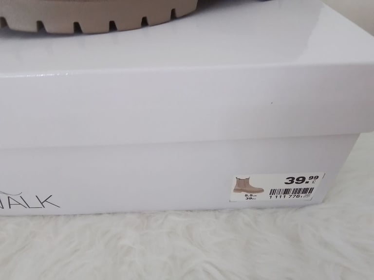 Boots Chelsea Ankle Boots Brand New Size 5.5 In Original Box 