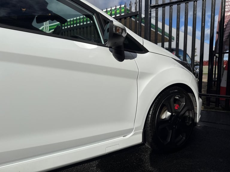 2016 Ford Fiesta 1.6T EcoBoost ST-3 Euro 6 3dr HATCHBACK Petrol Manual