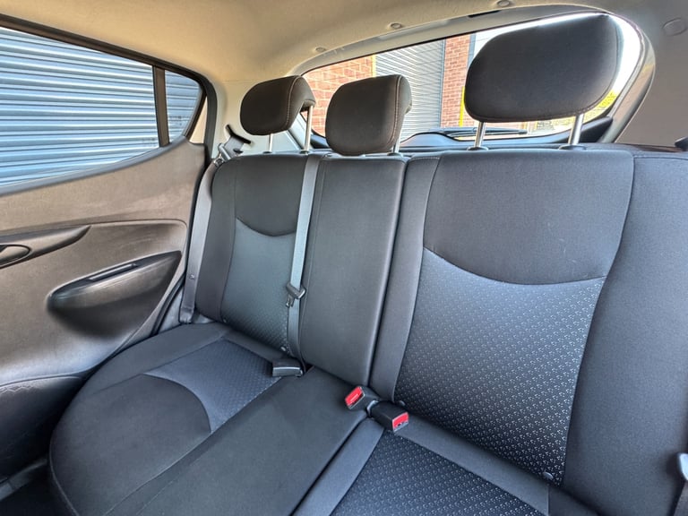 2017 Vauxhall Viva 1.0 SE 5dr HATCHBACK Petrol Manual