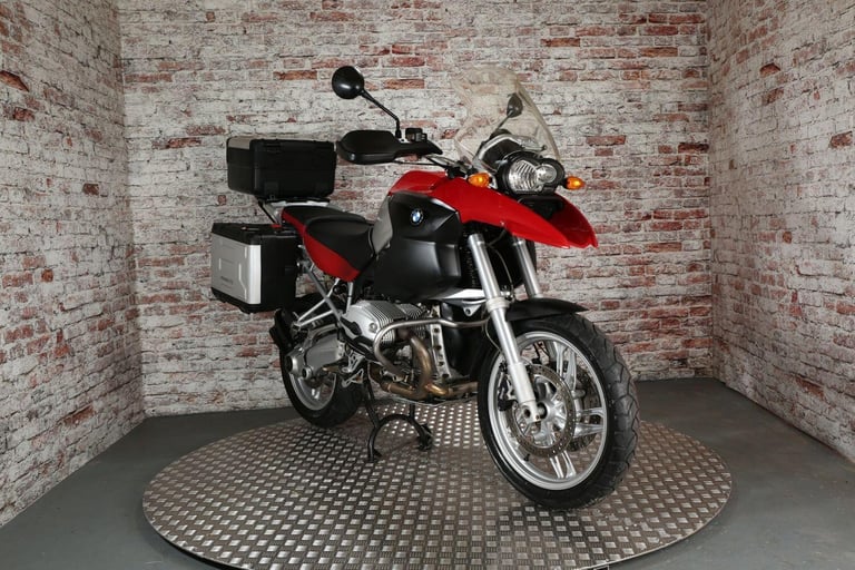 BMW R1200GS - 2005 Petrol Manual in Red