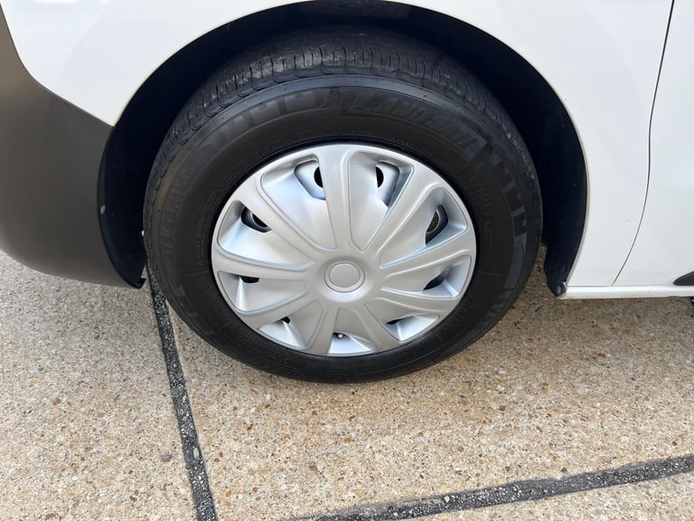 2019 Peugeot Expert 1.5 BlueHDi 1000 Professional Standard Panel Van MWB Euro 6 (s/s) 6dr PANEL V...