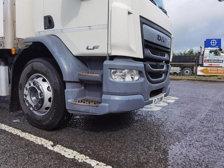 2022 DAF LF 260 4X2 with 28ft GRP Box