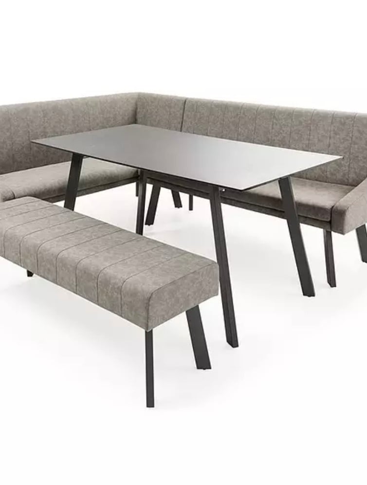 Dining table & 6 chairs