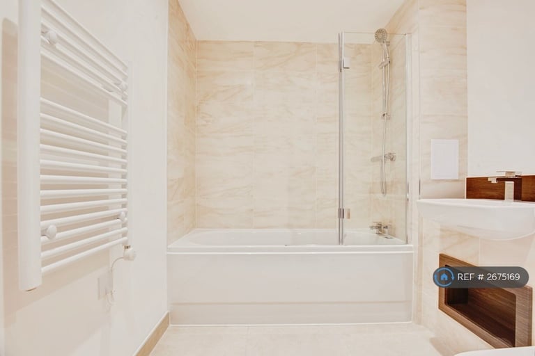 1 bedroom flat in Calotype Lane, Harrow, HA1 (1 bed) (#2675169)