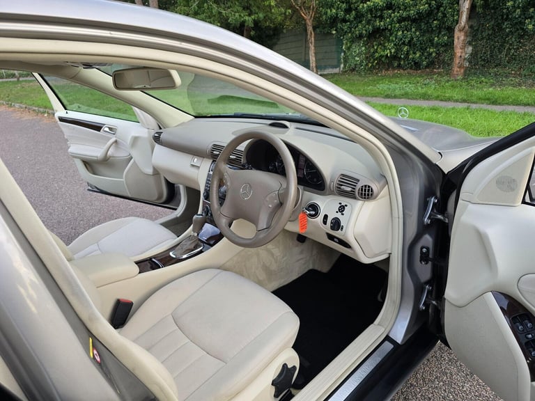 2006 Mercedes-Benz C Class 1.8 C180 Kompressor Elegance SE 4dr SALOON Petrol Automatic