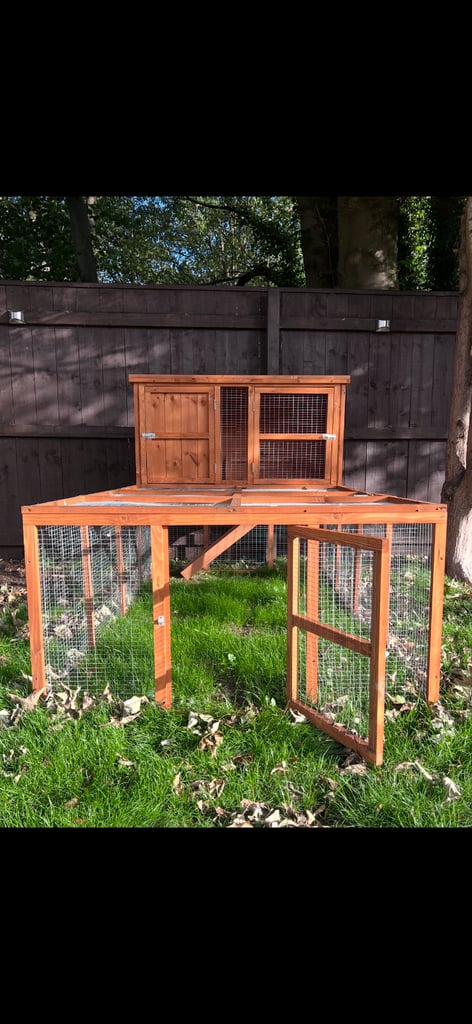 Brand new rabbit hutch with run and cover 