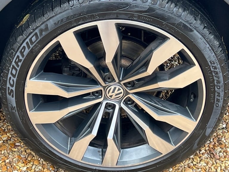 2020 Volkswagen Tiguan 2.0 TSI R-Line Tech SUV 5dr Petrol DSG 4Motion Euro 6 (s/s) (190 ps) ESTAT...