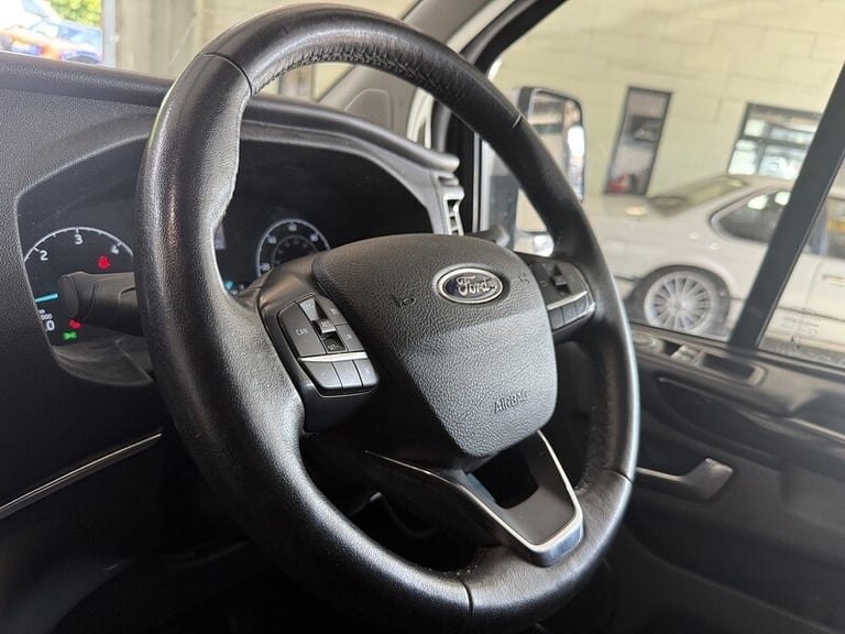 2020 Ford Tourneo Custom 2.0 320 EcoBlue Titanium Minibus Double Cab 5dr Diesel Auto L2 Euro 6 (s...