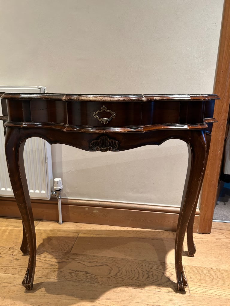 Console table 