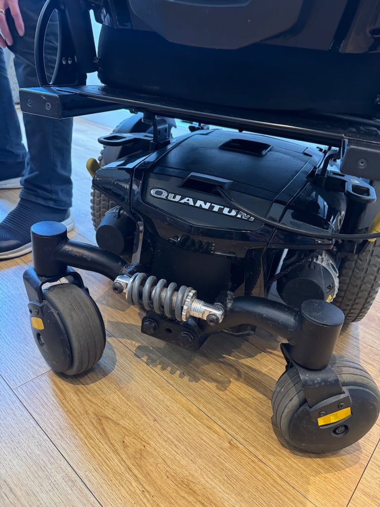Quantum 6 Edge Power Chair mobility scooter