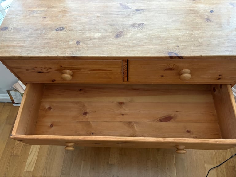 Pine Chest of Drawers