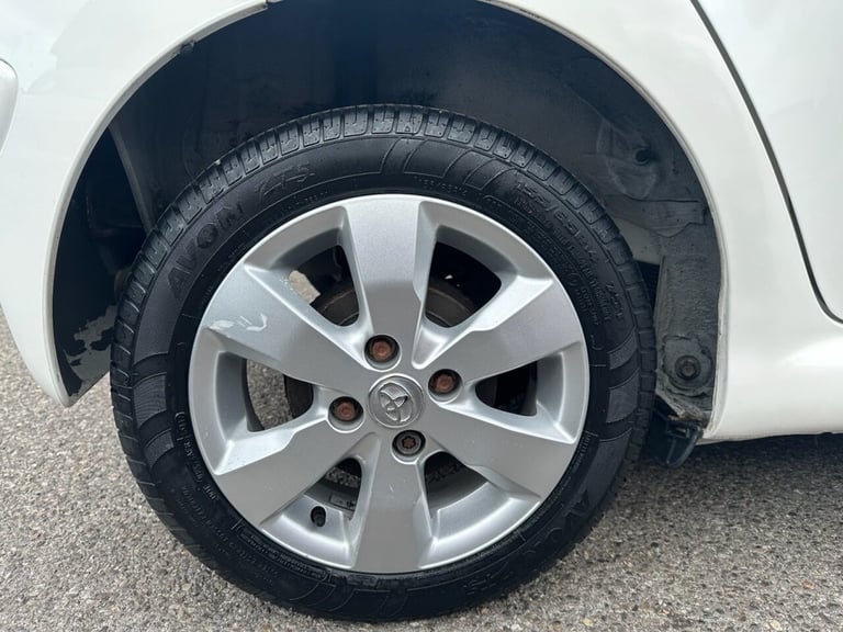 2011 Toyota AYGO 1.0 VVT-i Go Hatchback 5dr Petrol Manual Euro 5 (67 ps) Hatchback Petrol Manual