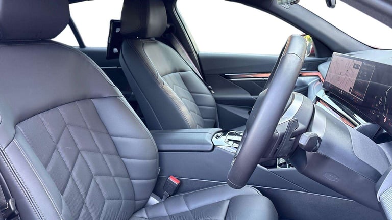 2025 BMW 5 Series 550e xDrive M Sport Pro 4dr Auto SALOON PETROL/ELECTRIC Automatic