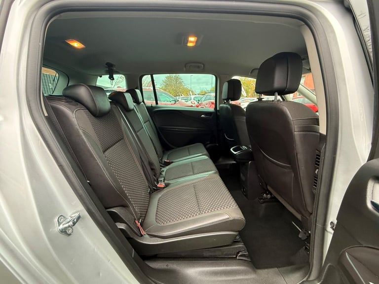 2016 Vauxhall Zafira Tourer 1.6 CDTi ecoFLEX Tech Line MPV 5dr Diesel Manual Euro 6 (s/s) (136 ps...