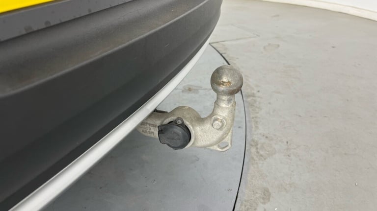 2020 Volvo XC40 Inscription Pro, B4 AWD mild hybrid Estate Petrol Automatic