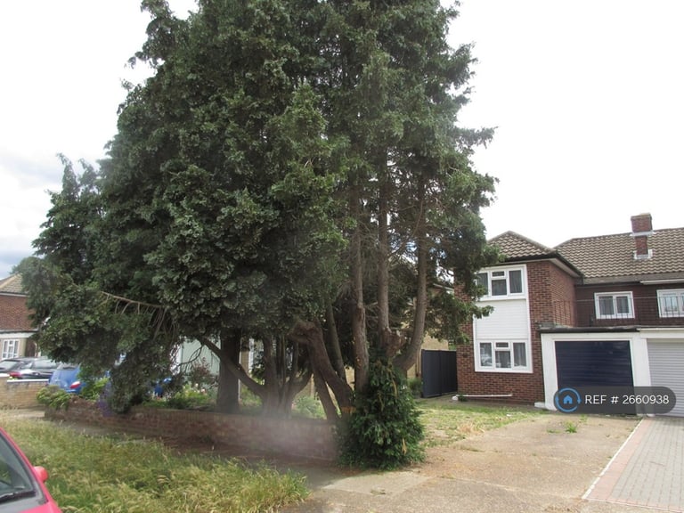 3 bedroom house in Beresford Gardens, Hounslow, TW4 (3 bed) (#2660938)