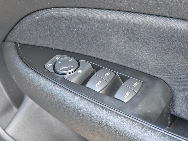 2017 Vauxhall Insignia 1.6 Turbo D ecoTEC Design Nav Grand Sport Euro 6 (s/s) 5dr HATCHBACK Diese...