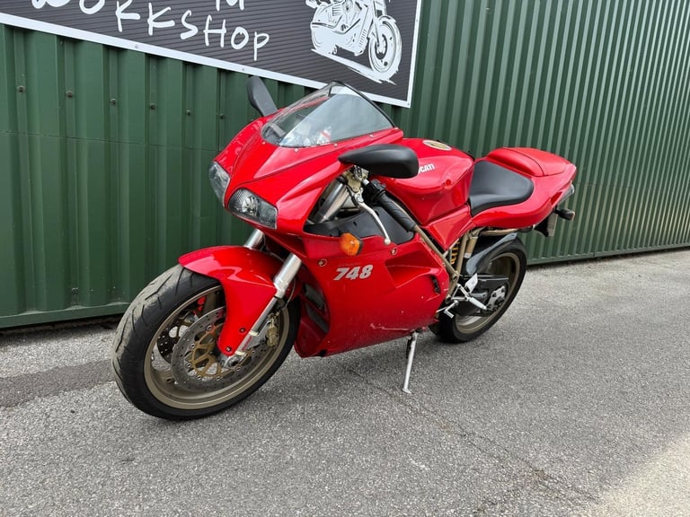 Ducati 748 BP Red 2000 Model 11000 miles Excellent History Belts Changed Termis